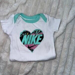 Nike Onsie (6-12 months)-New